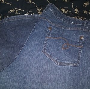 Great condition Avenue petite boot cut jeans 26W
